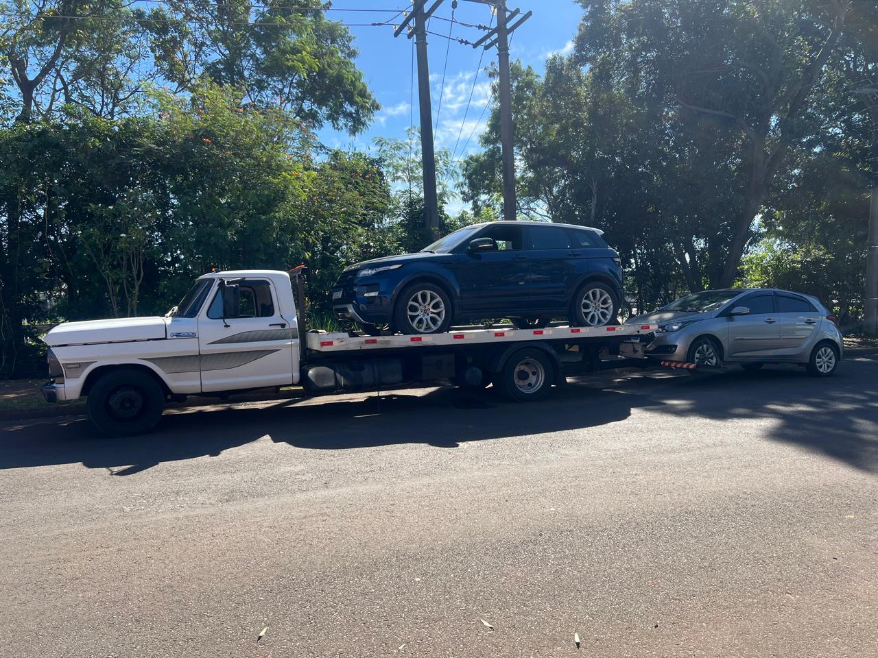 Veículo antigo transportado pela I&D Guinchos
